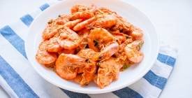Праздничный выпуск: креветки с белым вином, томатной пастой и чесноком