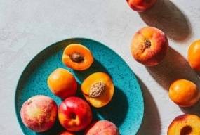 Абрикосы и персики при диабете: польза, углеводы, гликемический индекс