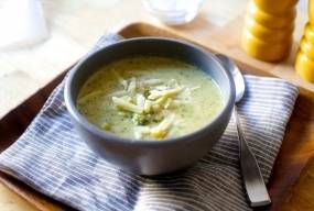 Сирний крем-суп з броколі: низьковуглеводний рецепт