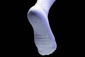 Діабет-технології: «розумні шкарпетки» повертають чутливість стоп та зменшують біль від діабетичної неропатії