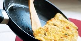 Омлет з кабачком і беконом — поживний сніданок з мінімум вуглеводів