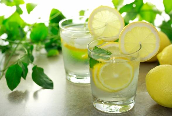 6 причин, которые убедят вас пить утром воду с лимоном - изображение