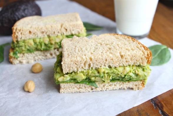 Сэндвичи с хумусом и авокадо - рецепт при диабете - изображение