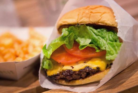 Как один чизбургер может повлиять на резистентность к инсулину и пищеварение - изображение