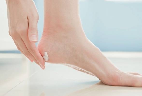 Догляд за стопами при діабеті: що має бути у складі вашого крему для ніг? - изображение