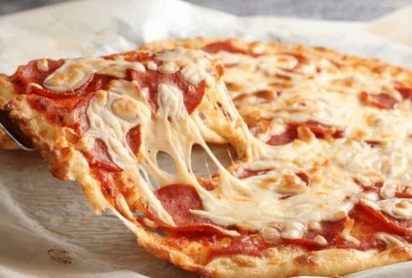 Піца: 5 рецептів з мінімум вуглеводів. КБЖВ пораховано! - изображение