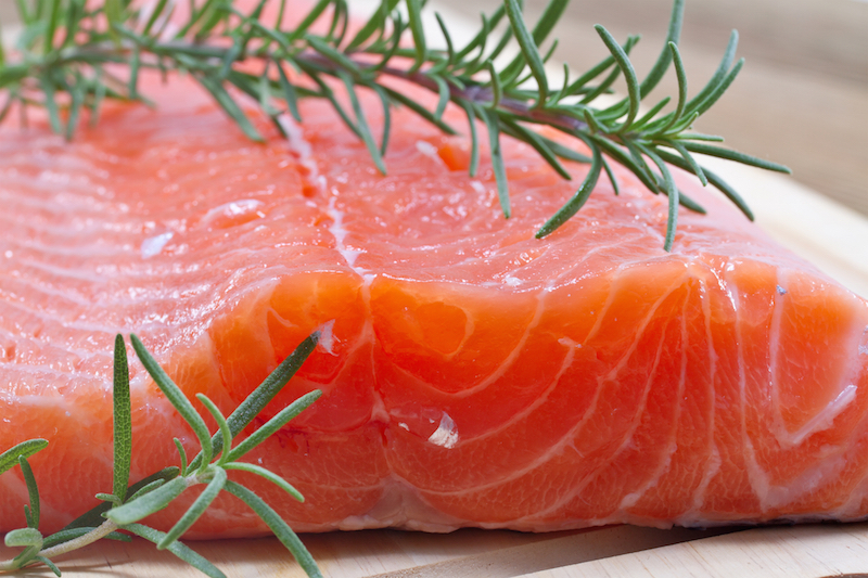 Топ-12 ядовитых продуктов: чем опасны лосось, помидоры и картошка? - 4 фото Топ-12 ядовитых продуктов: чем опасны лосось, помидоры и картошка? - 4 изображение