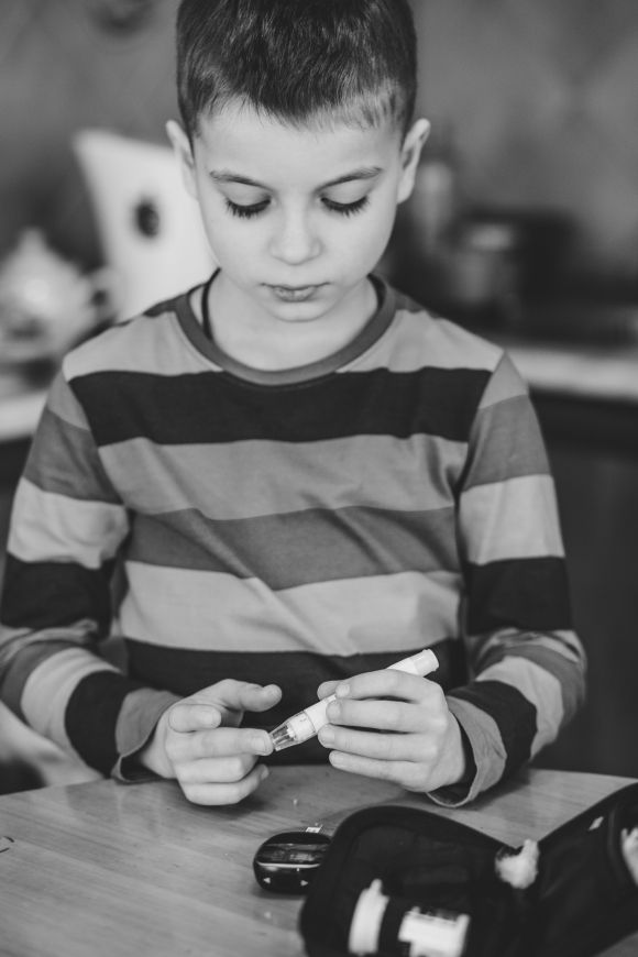 Фото-проект от мамы ребенка с диабетом. "Моя чёрно-белая цветная жизнь" - 12 фото Фото-проект от мамы ребенка с диабетом. "Моя чёрно-белая цветная жизнь" - 12 изображение