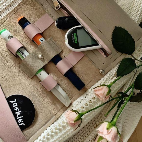 Jaskier Bags - дизайнерские чехлы для инсулина - 7 фото Jaskier Bags - дизайнерские чехлы для инсулина - 7 изображение