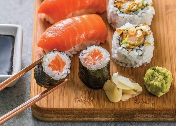 Суші, роли, сашимі: Як рахувати японську кухню? - 2 фото Суші, роли, сашимі: Як рахувати японську кухню? - 2 изображение