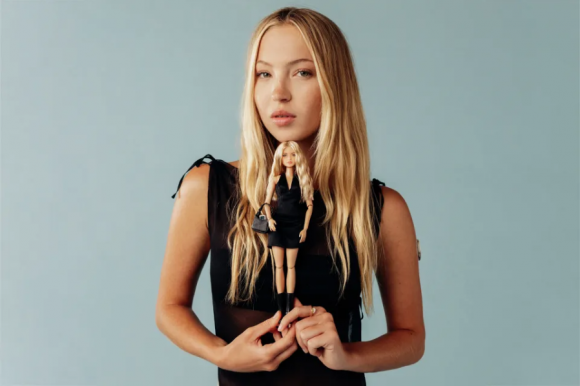 Лялька, яка надихає: Barbie® представили першу в історії Барбі з діабетом 1-го типу - 4 фото Лялька, яка надихає: Barbie® представили першу в історії Барбі з діабетом 1-го типу - 4 изображение