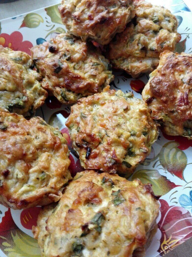 Маффины кабачковые с индейкой и зеленым луком - 2 изображение