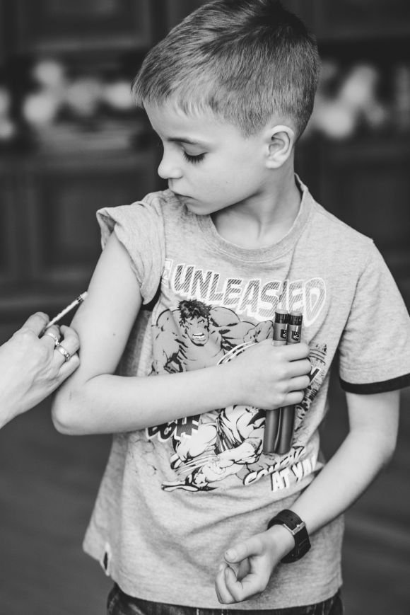 Фото-проект от мамы ребенка с диабетом. "Моя чёрно-белая цветная жизнь" - 2 изображение